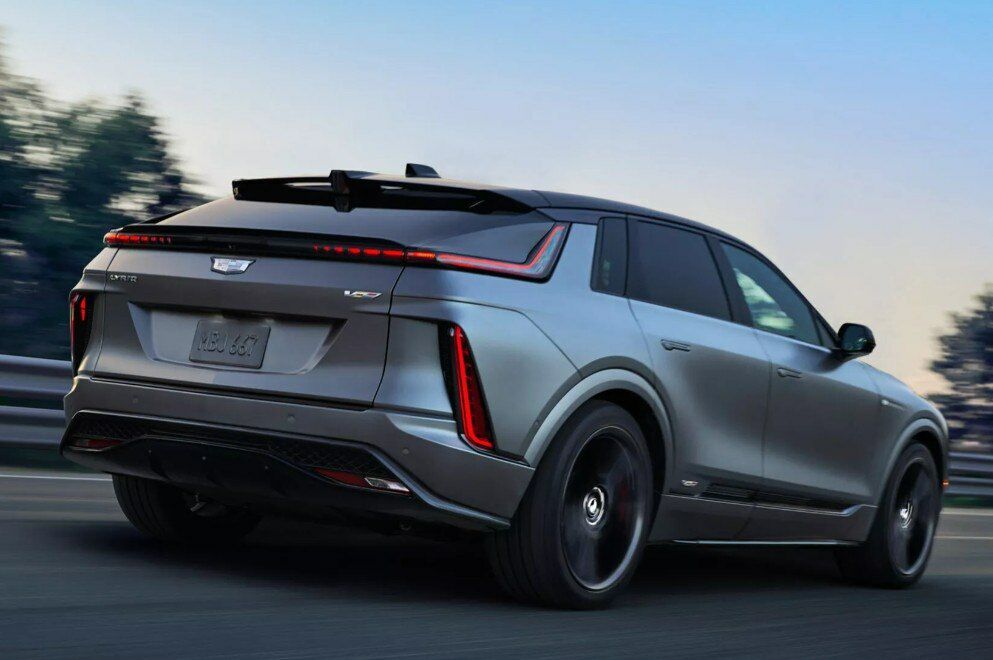 Внедорожник Cadillac LYRIQ-V будет оснащен шинами Continental PremiumContact 6.